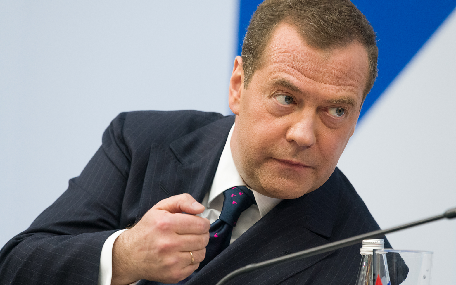Медведев предостерег от фиктивного оформления самозанятых