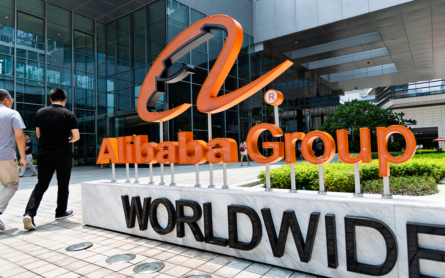 Компания Alibaba уволила менеджера, обвиненного в изнасиловании