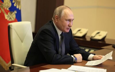 Путин объявил о бесплатной юридической помощи работающим